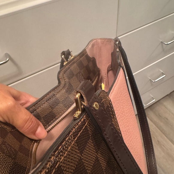 Louis Vuitton bag with matching wallet - Picture 9 of 11